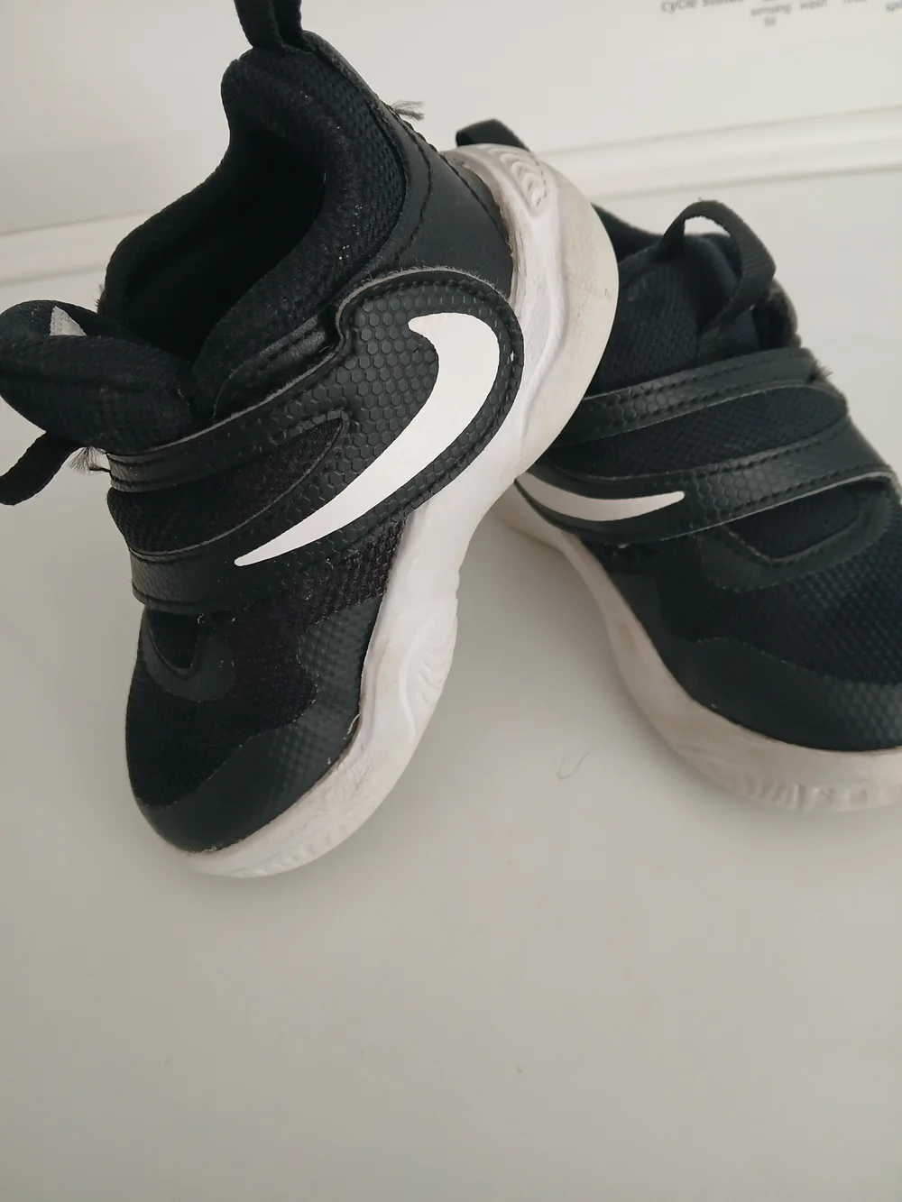 Nike Toddlers' Black & White Slip-On Athletic Shoes 6